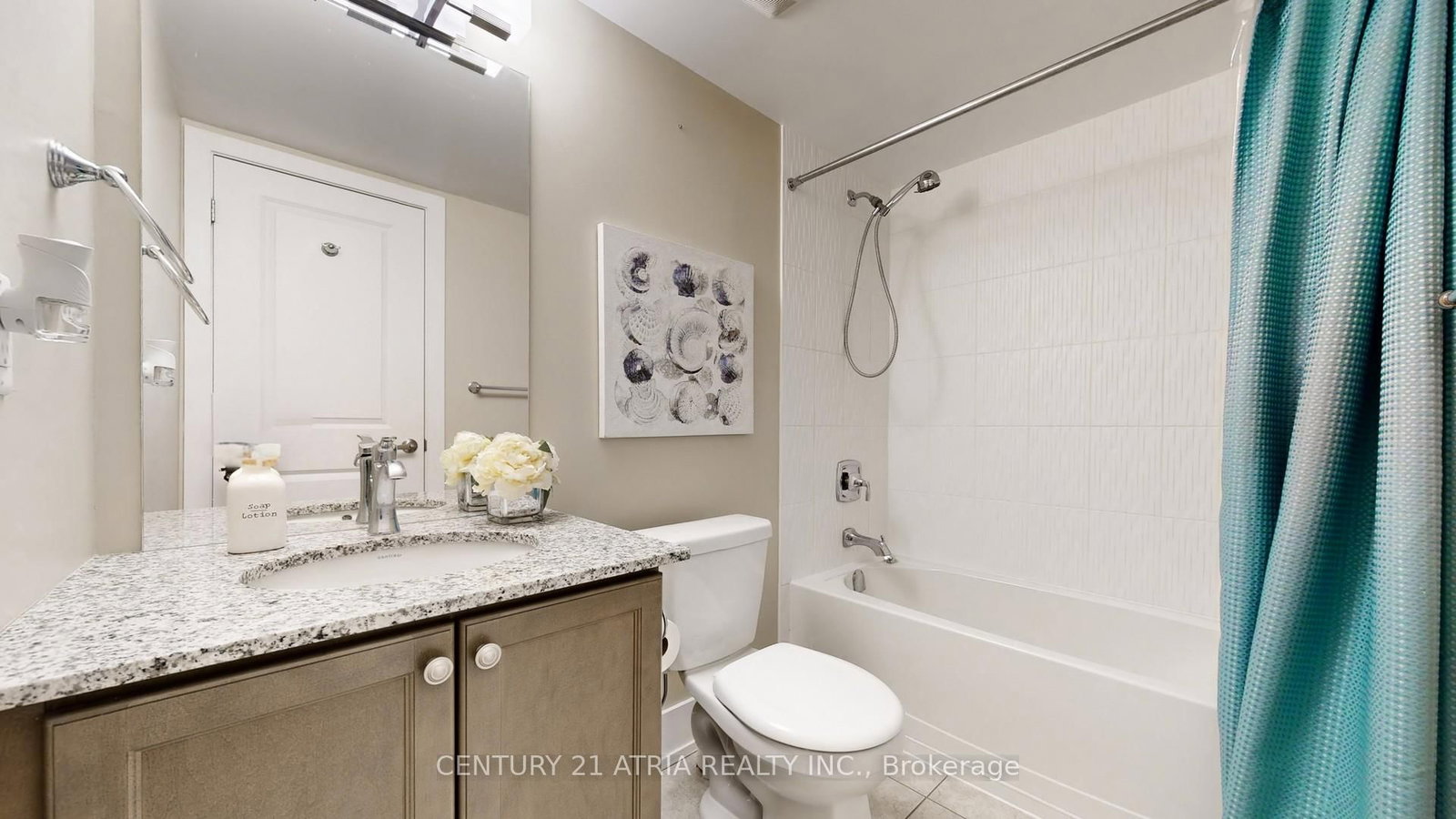 Townhouse for sale at 15 Thorncrest Drive, Vaughan, Ontario, L4J 0K1 - Patterson - MLS: N13017098