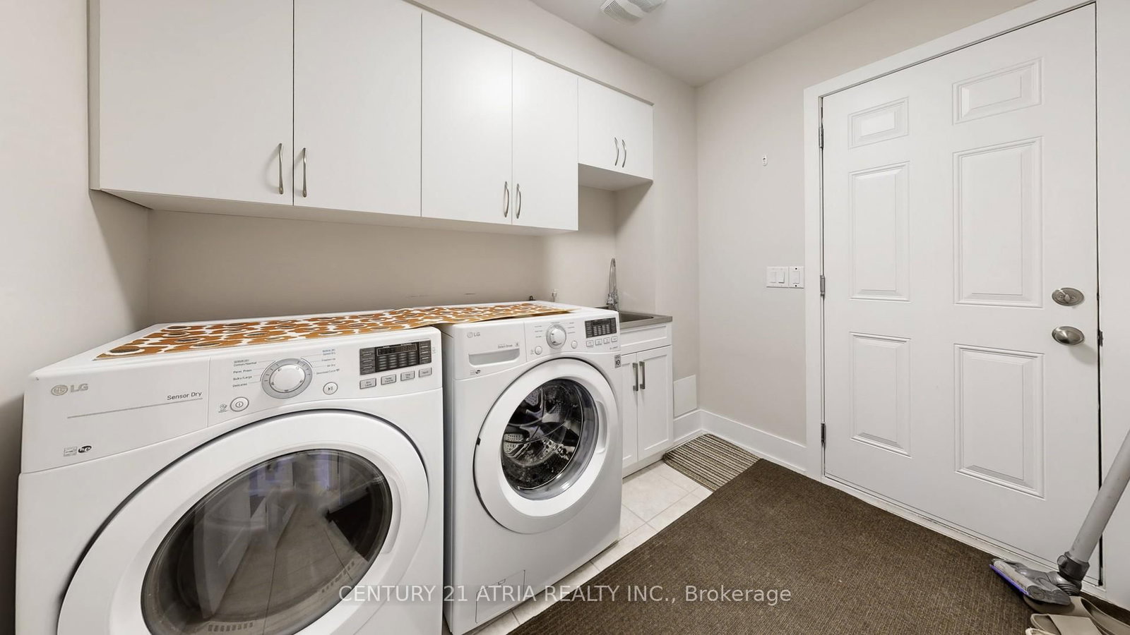 Townhouse for sale at 15 Thorncrest Drive, Vaughan, Ontario, L4J 0K1 - Patterson - MLS: N13017098