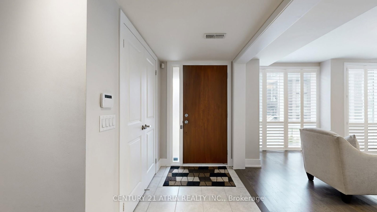 Townhouse for sale at 15 Thorncrest Drive, Vaughan, Ontario, L4J 0K1 - Patterson - MLS: N13017098