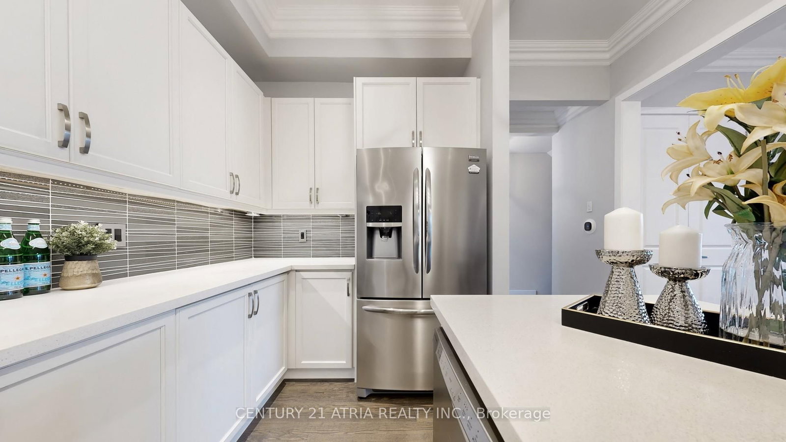 Townhouse for sale at 15 Thorncrest Drive, Vaughan, Ontario, L4J 0K1 - Patterson - MLS: N13017098