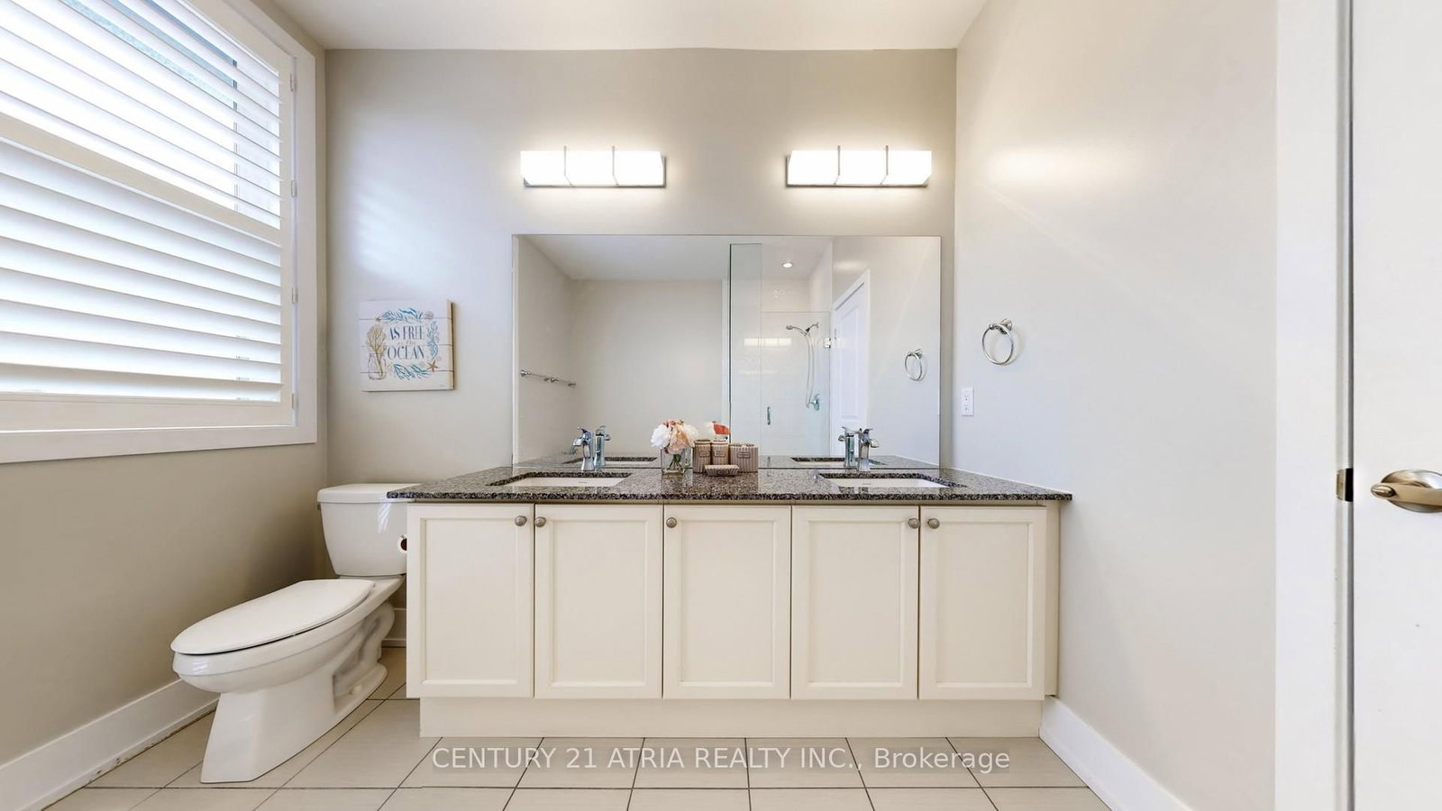 Townhouse for sale at 15 Thorncrest Drive, Vaughan, Ontario, L4J 0K1 - Patterson - MLS: N13017098