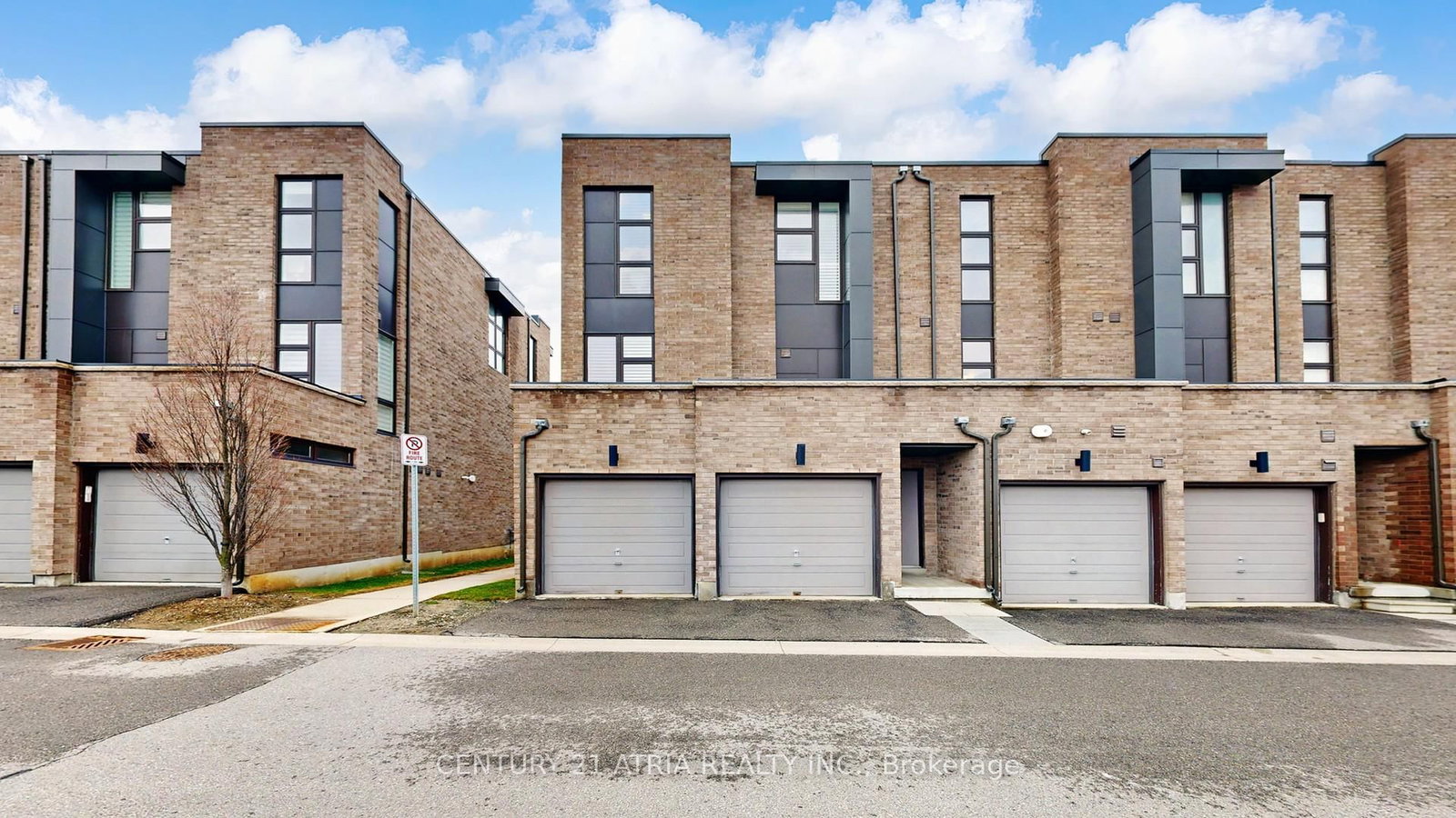 Townhouse for sale at 15 Thorncrest Drive, Vaughan, Ontario, L4J 0K1 - Patterson - MLS: N13017098