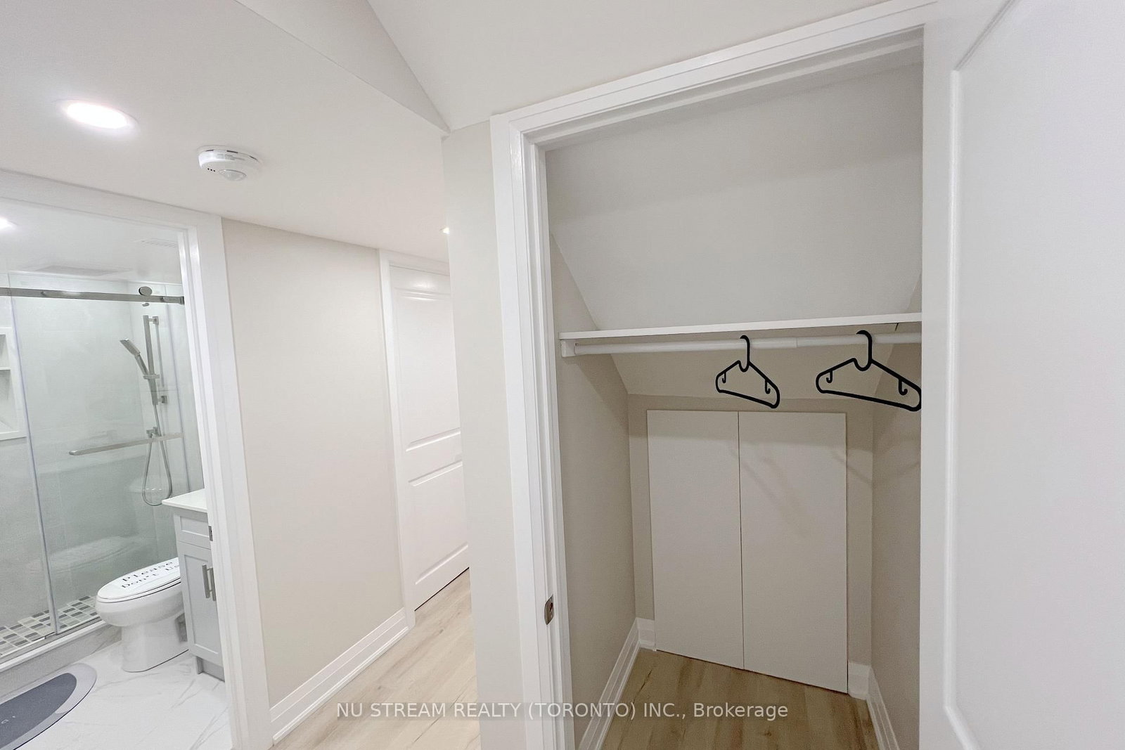 7 Russell wice Avenue, Unit Main+basement - Photo 11