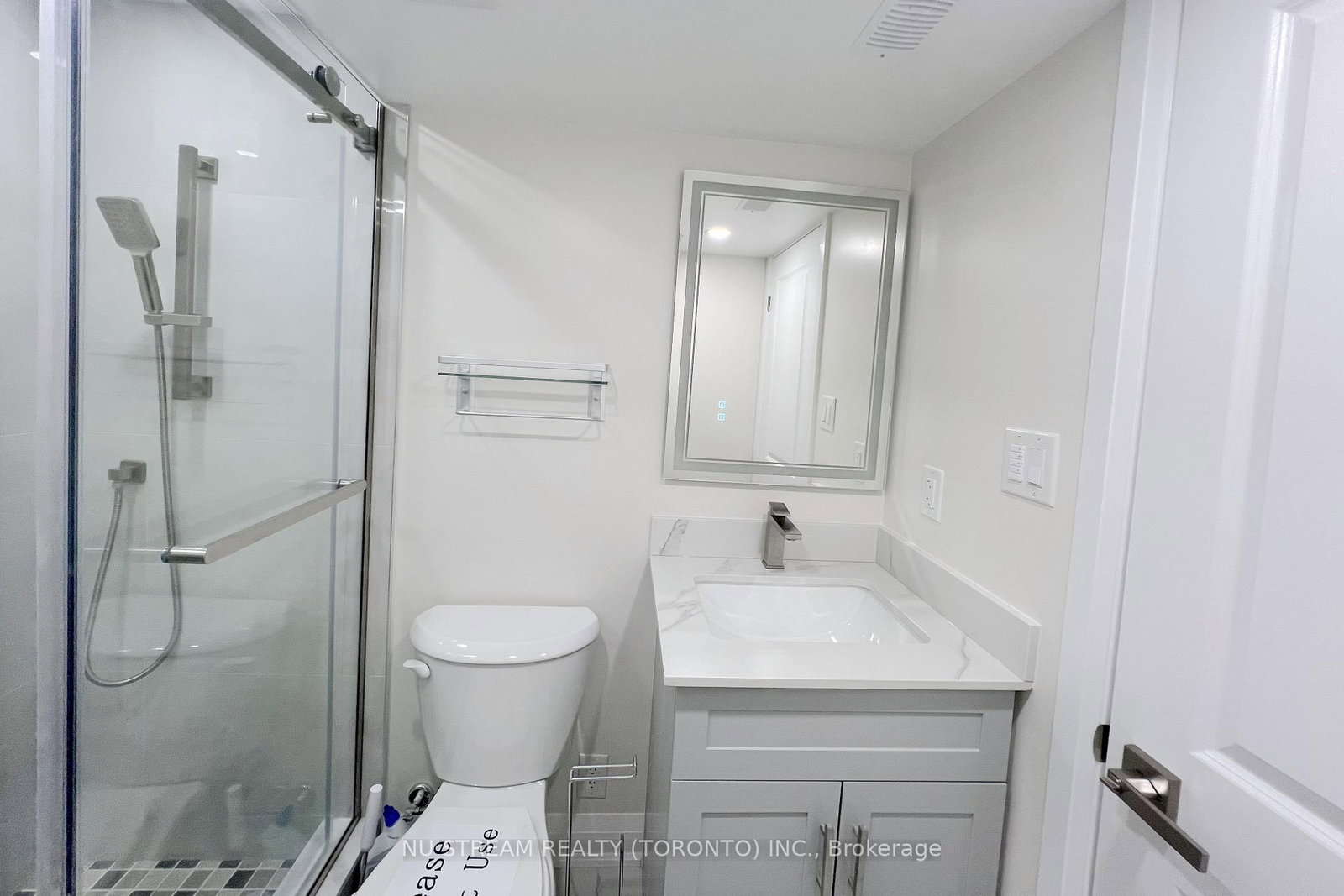 7 Russell wice Avenue, Unit Main+basement - Photo 20