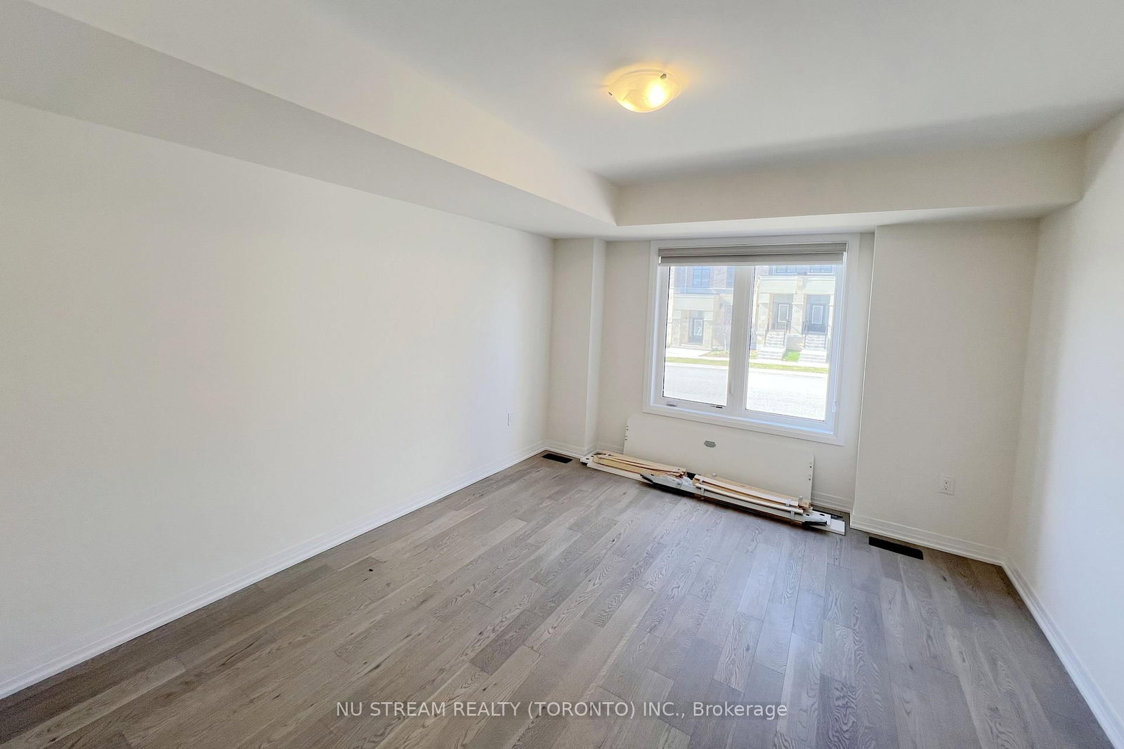 7 Russell wice Avenue, Unit Main+basement - Photo 6