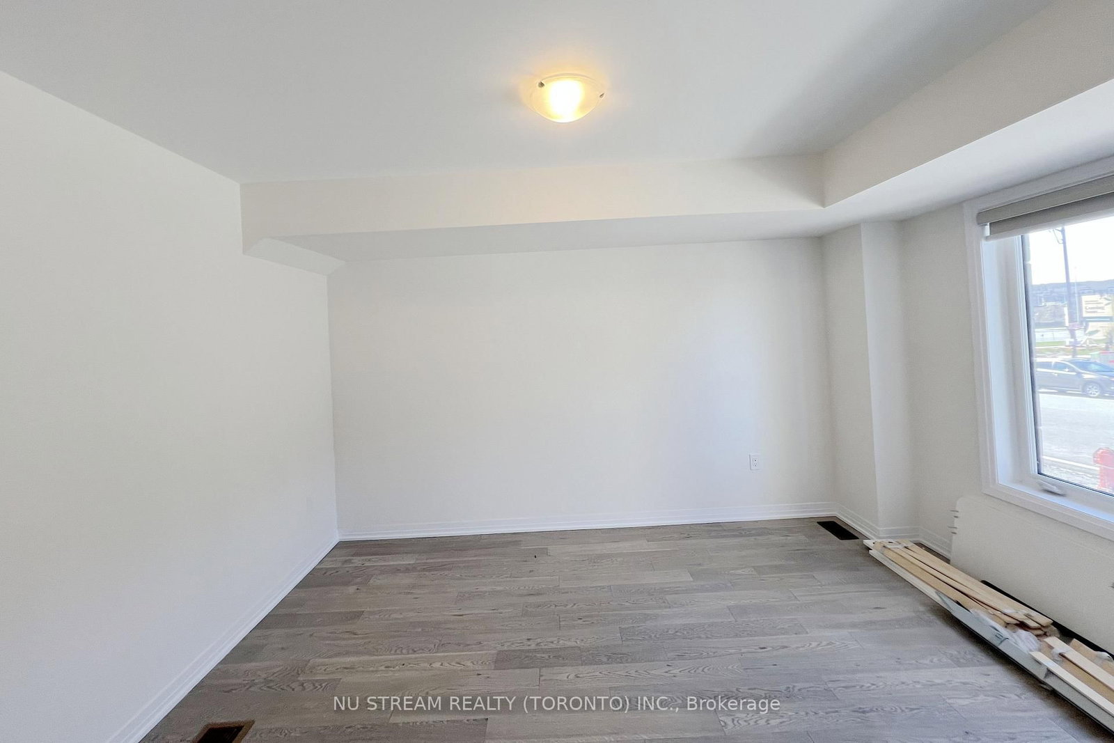 7 Russell wice Avenue, Unit Main+basement - Photo 8
