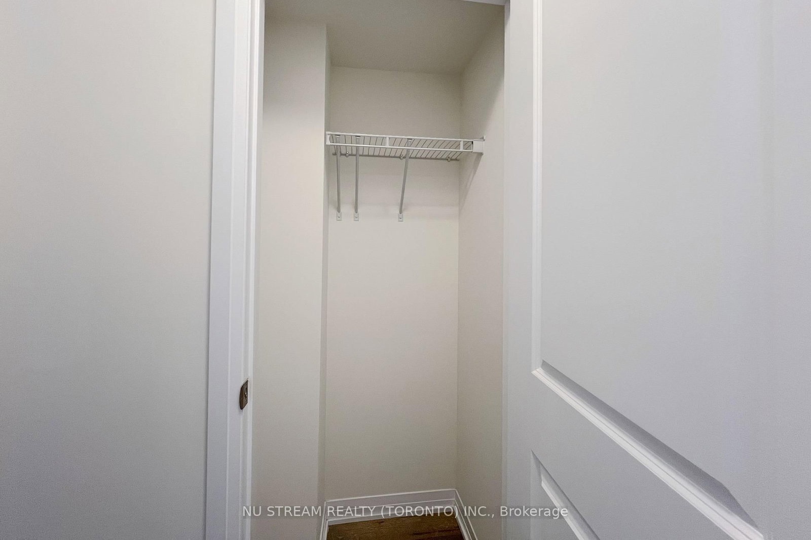 7 Russell wice Avenue, Unit Main+basement - Photo 9