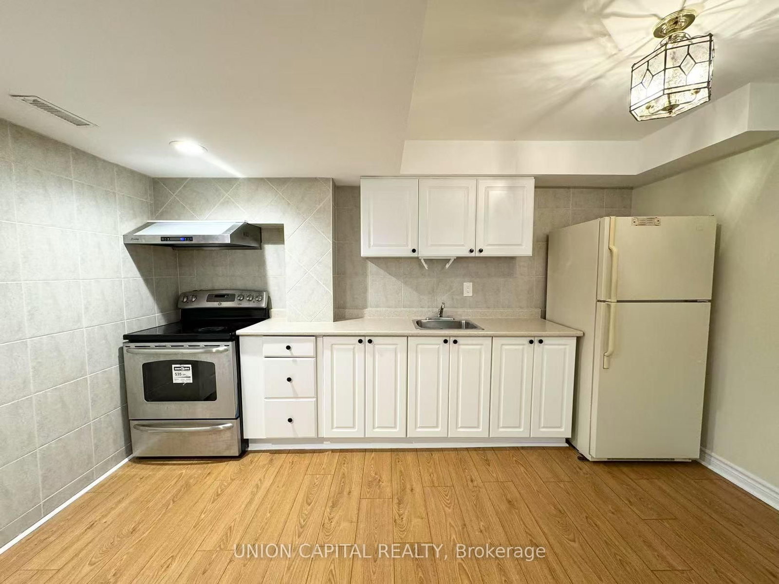 46 Clover Street, Unit BSMT - Photo 2