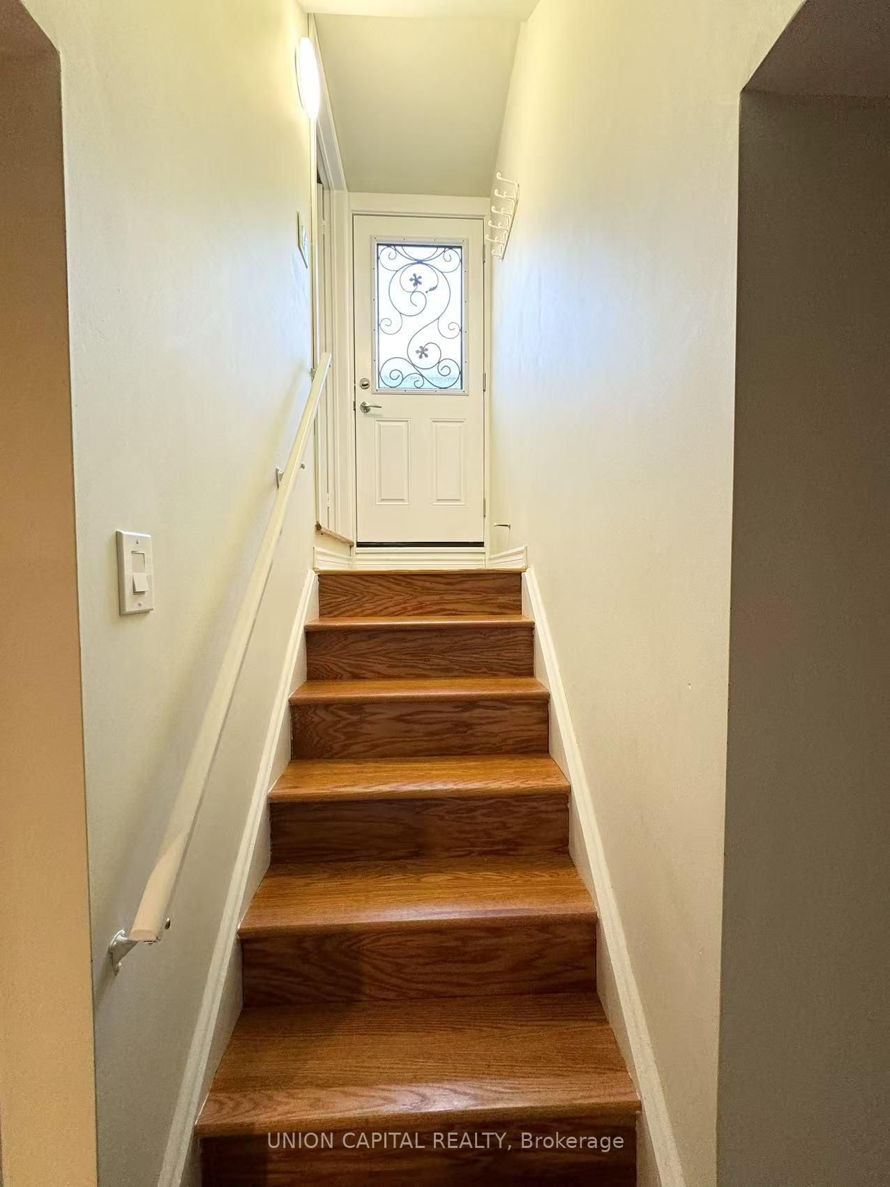 46 Clover Street, Unit BSMT - Photo 6