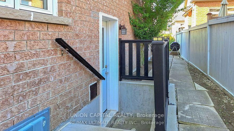 46 Clover Street, Unit BSMT - Photo 7