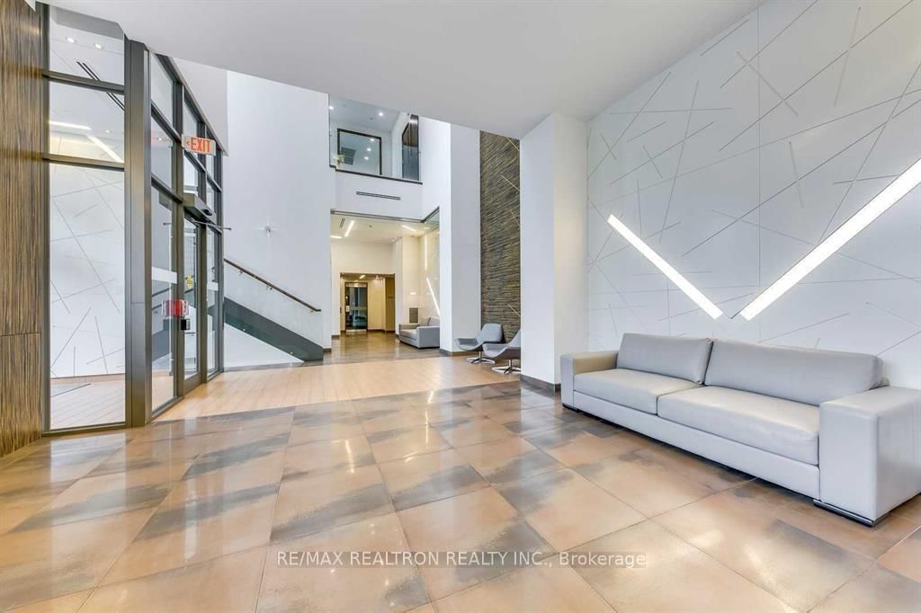 277 South Park Road, Unit 220 - Photo 3