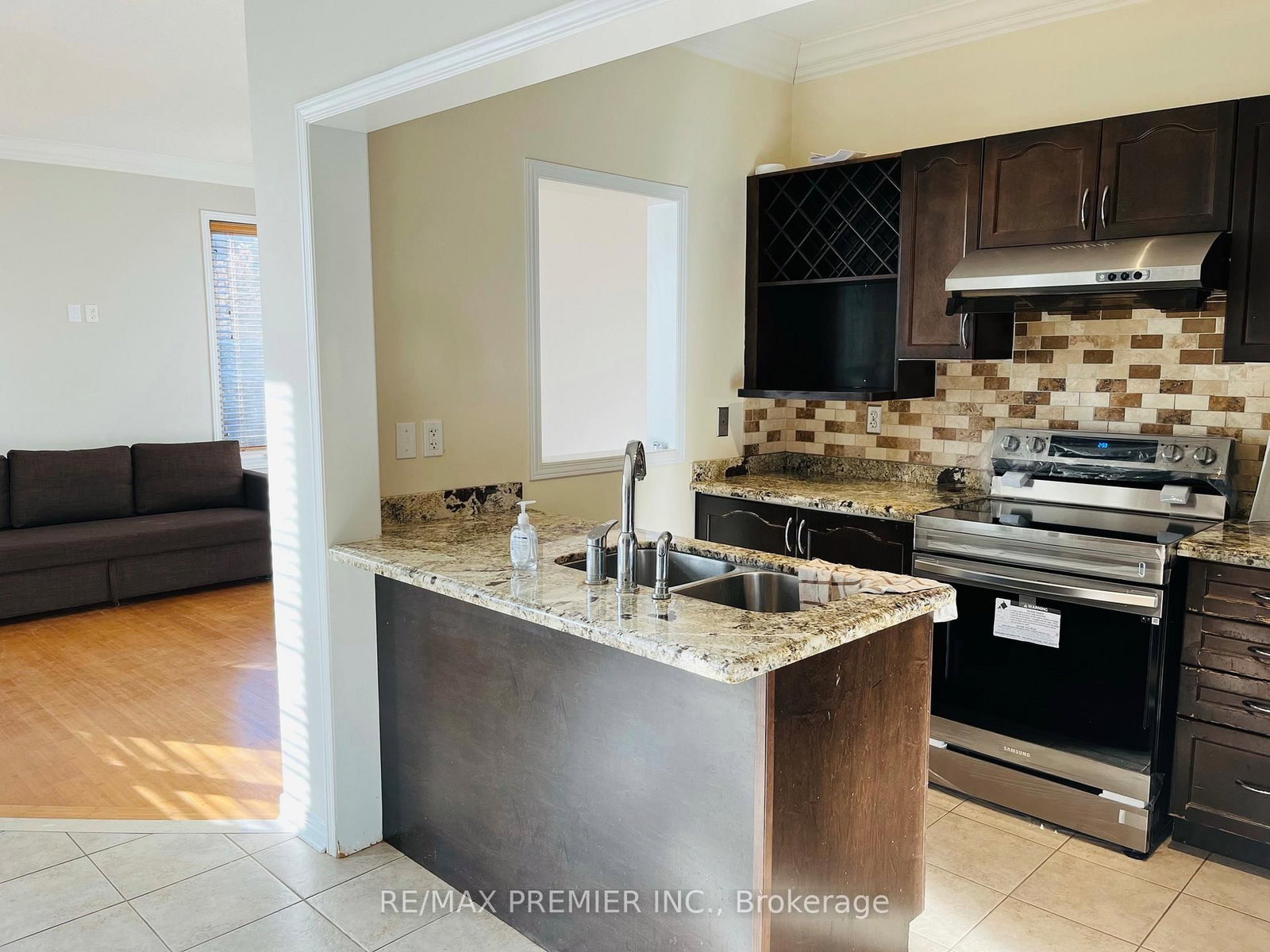 111 Catalpa Crescent - Photo 4