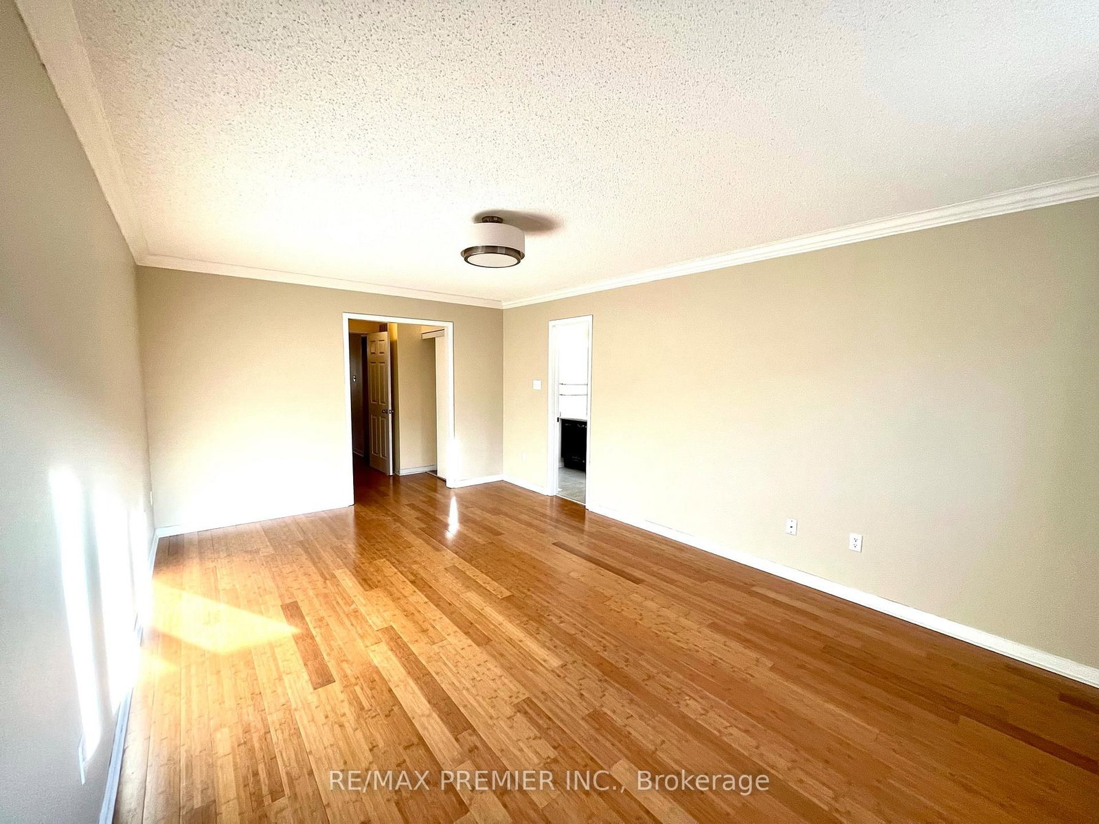 111 Catalpa Crescent - Photo 6