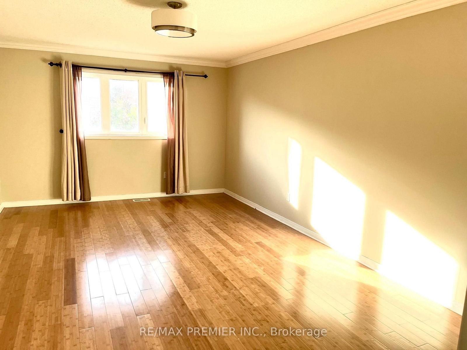 111 Catalpa Crescent - Photo 7