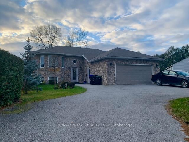 882 Pine Ave Avenue, Unit Near Lake