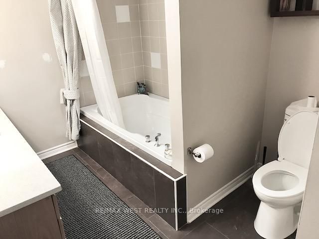 882 Pine Ave Avenue, Unit Near Lake - Photo 8