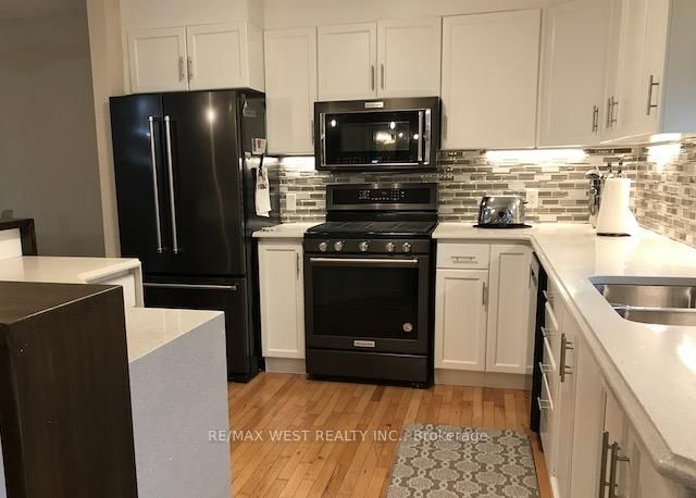 882 Pine Ave Avenue, Unit Near Lake - Photo 9