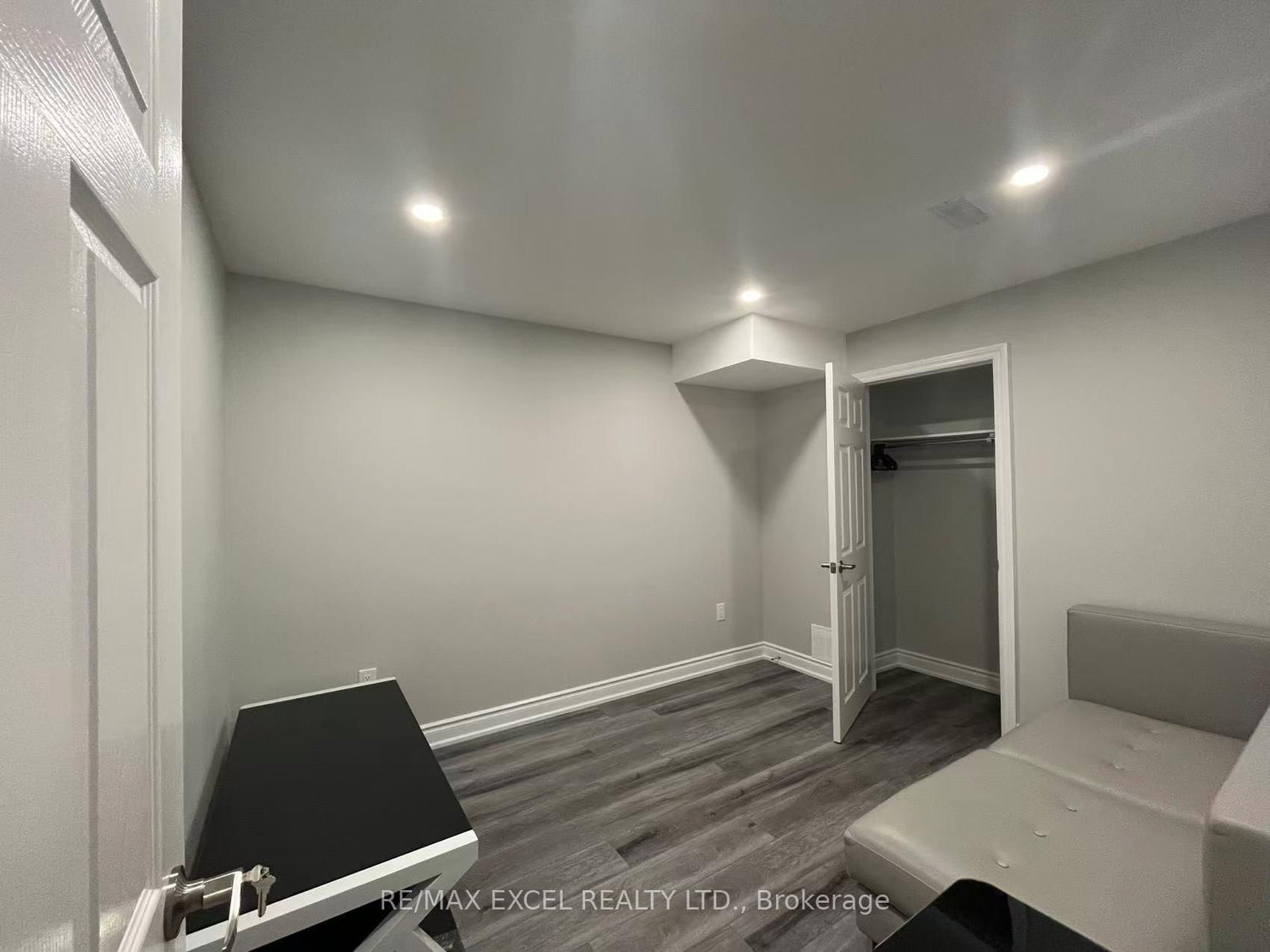 68 Peshawar Avenue, Unit Bsmt - Photo 13