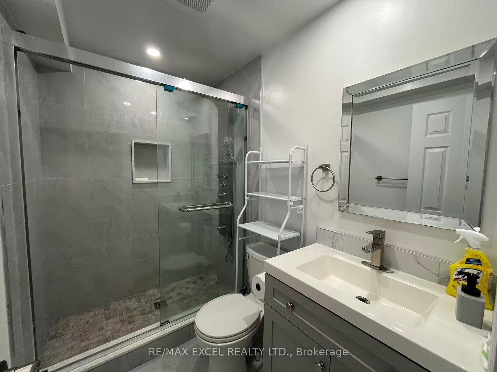 68 Peshawar Avenue, Unit Bsmt - Photo 14