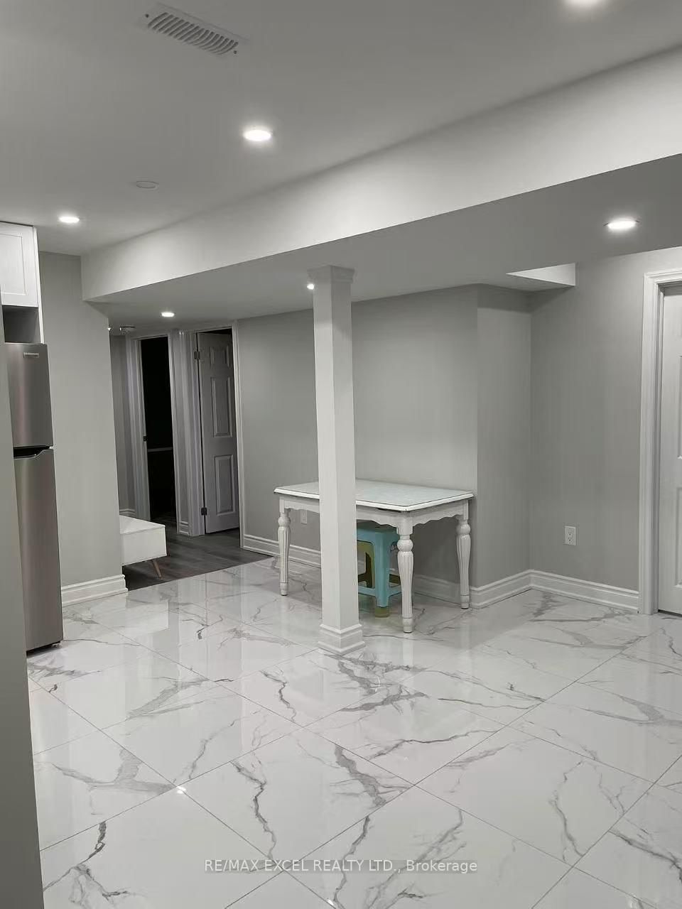 68 Peshawar Avenue, Unit Bsmt - Photo 4