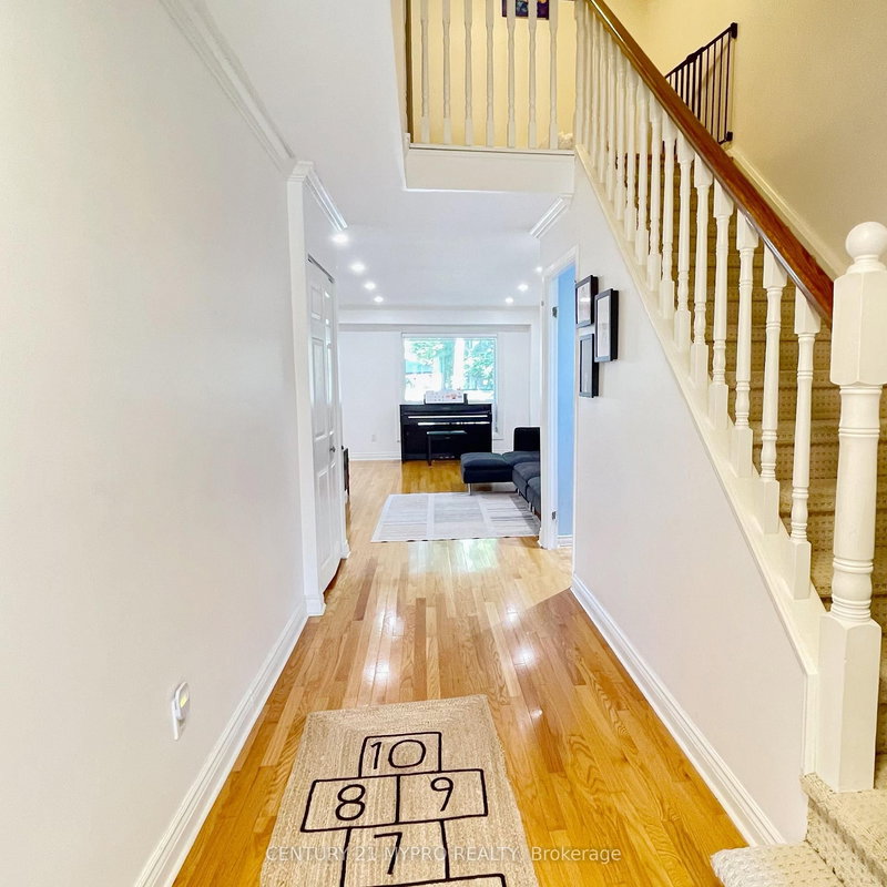 58 Knightsbridge Way, Markham, L3P 3W5 | Image 2