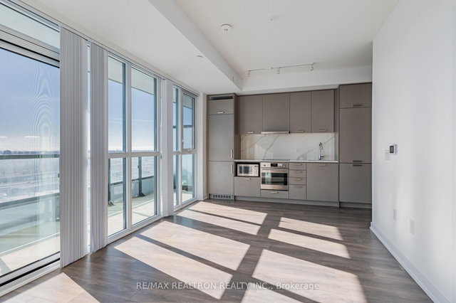 1708 - 10 Honeycrisp Crescent