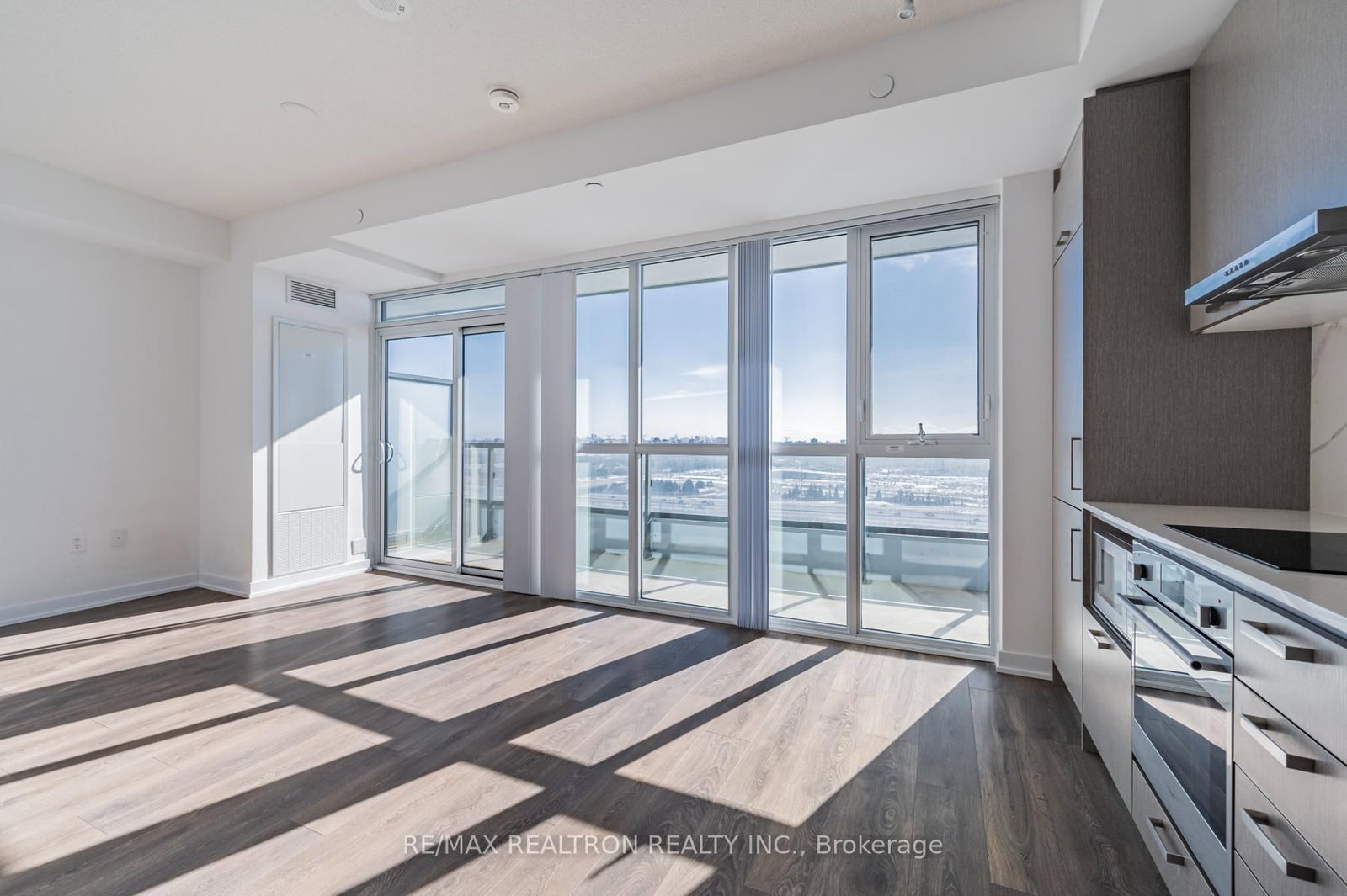 10 Honeycrisp Crescent, Unit 1708 - Photo 2