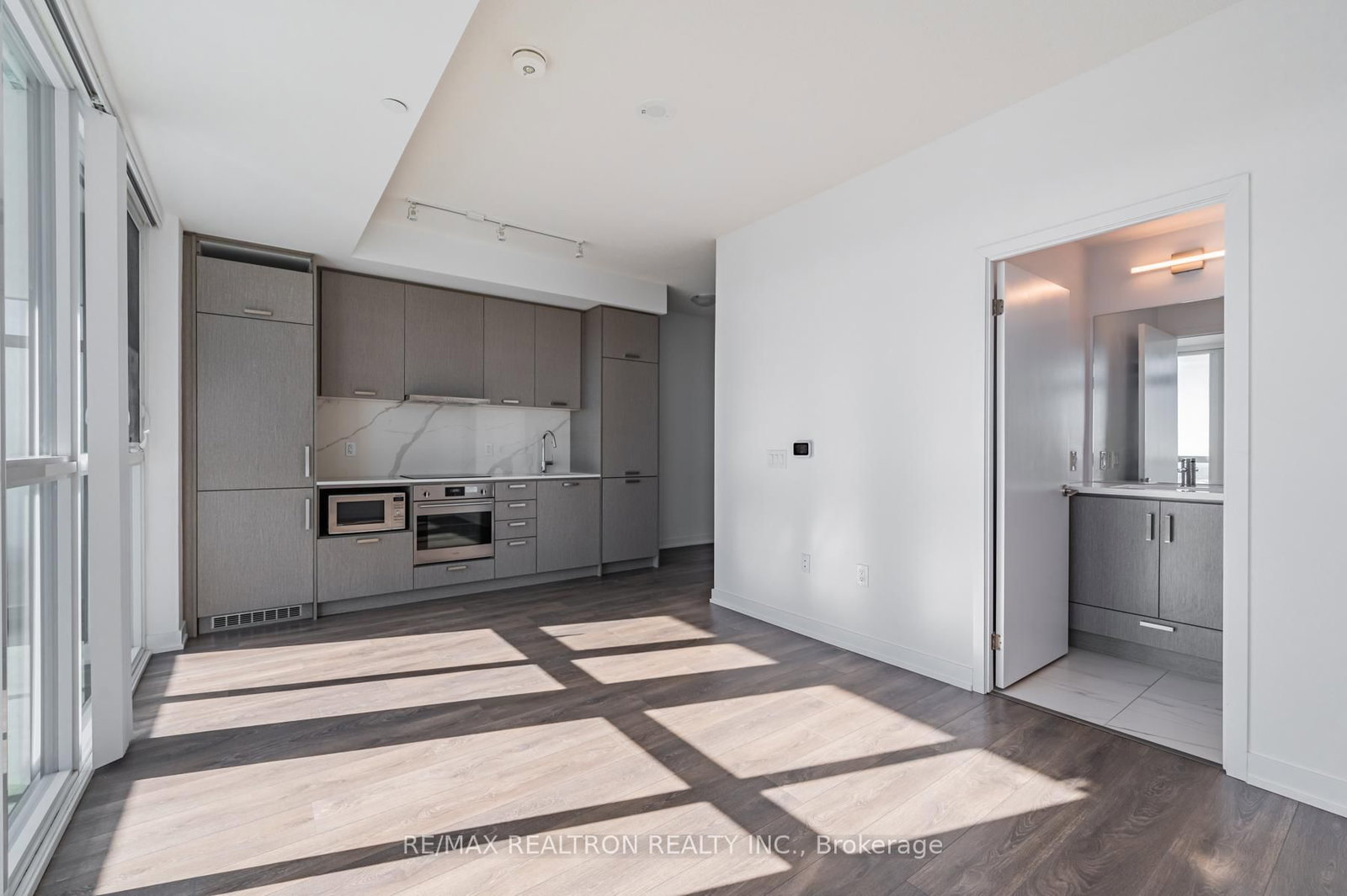 10 Honeycrisp Crescent, Unit 1708 - Photo 4