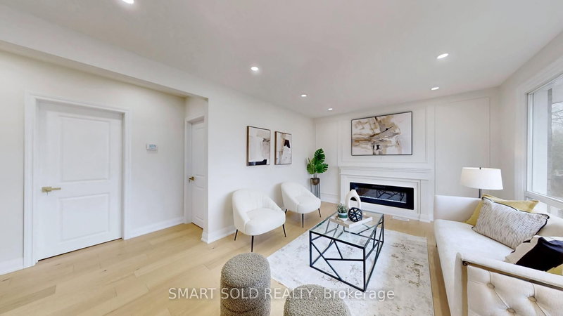 439 Fernleigh Circ N, Richmond Hill, L4C 1E5 | Image 3