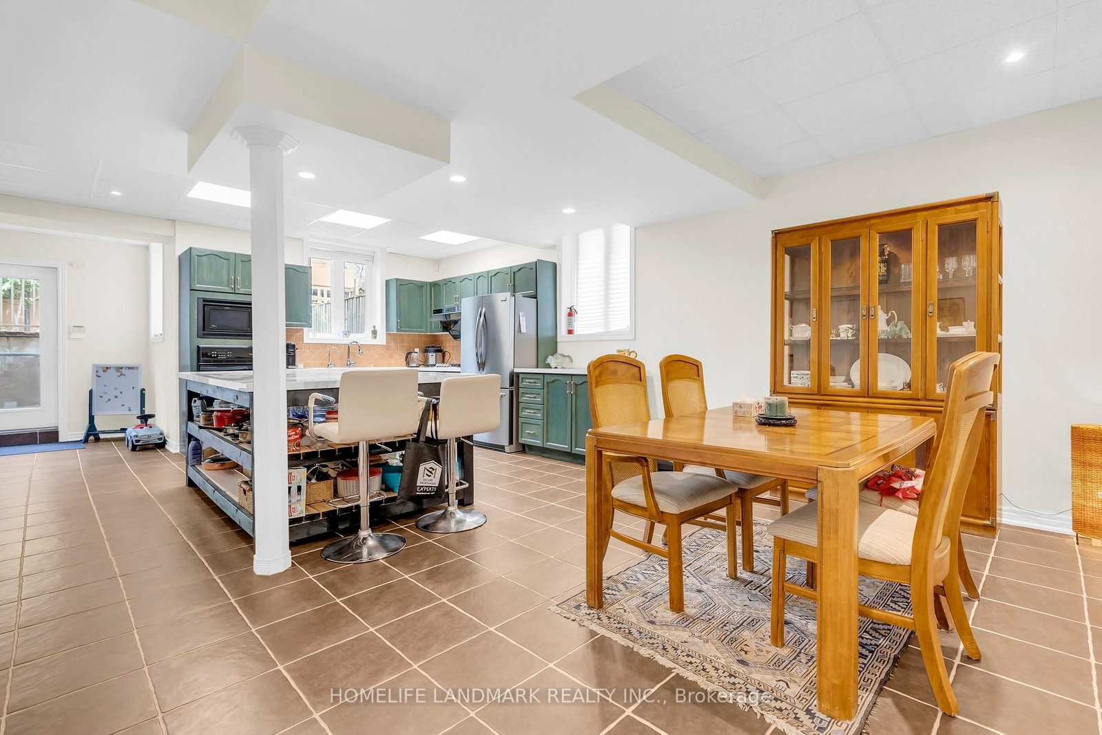 Listing Image 42