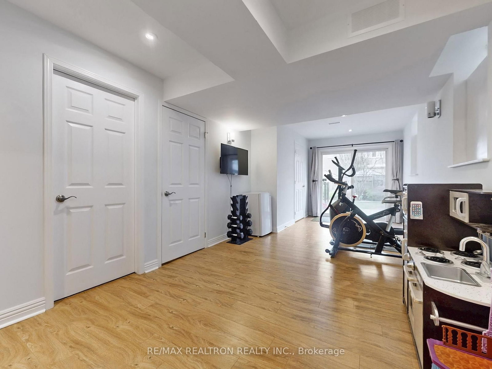 Semi-Detached House for sale at 44 Westolivia Trail, Vaughan, Ontario, L4J 0C1 - Patterson - MLS: N13018062