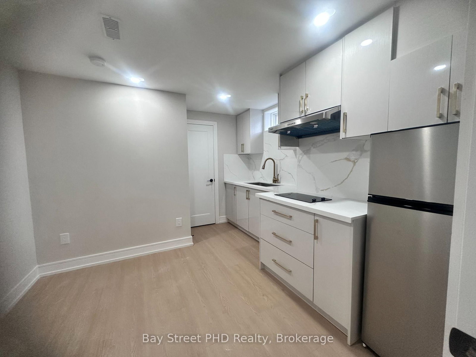 28 West Normandy Drive, Unit BSMT2 - Photo 5
