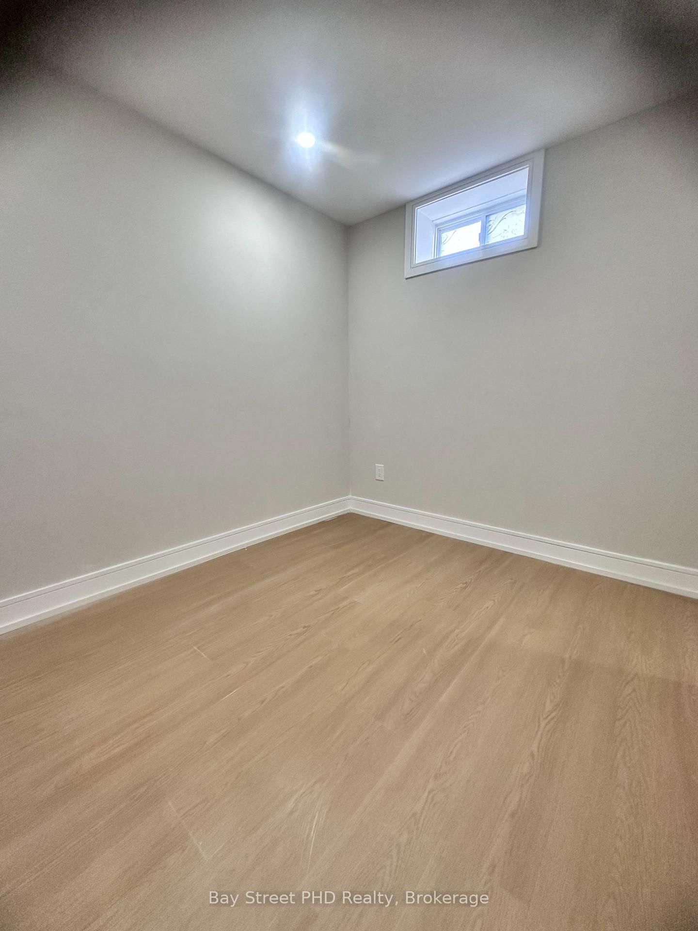 28 West Normandy Drive, Unit BSMT2 - Photo 7