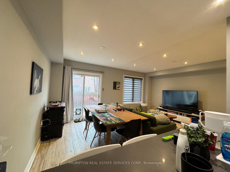 154 Amulet Cres, Richmond Hill, L4S 2T5 | Image 3