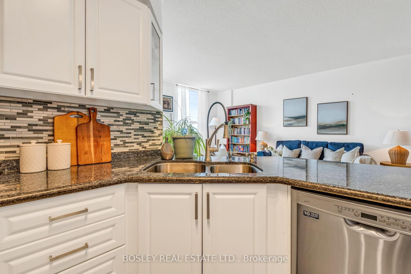 7378 Yonge Street, Unit 308 - Photo 24