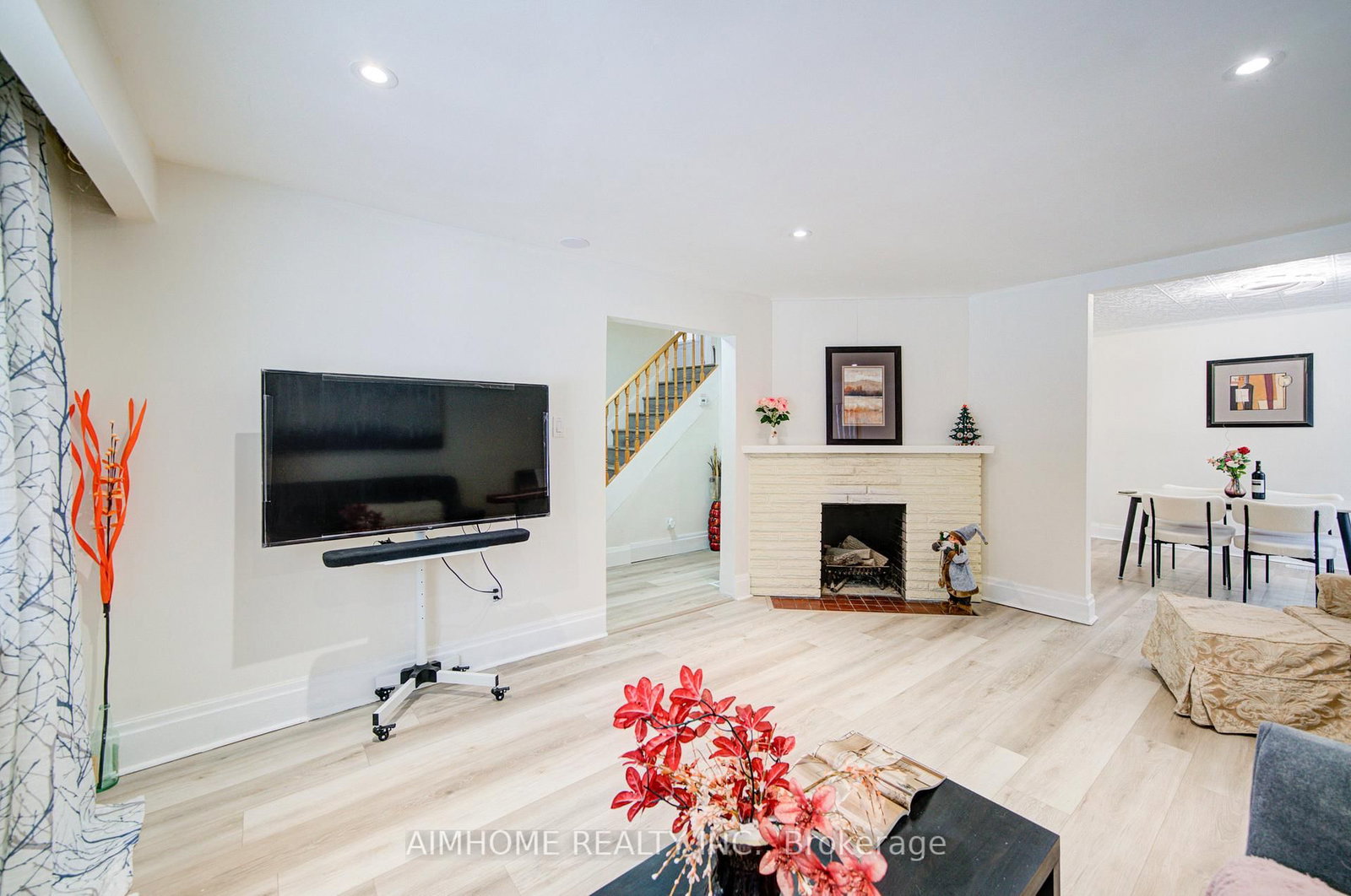 Detached House for sale at 222 Richmond Street, Richmond Hill, Ontario, L4C 3Y8 - Mill Pond - MLS: N13018466