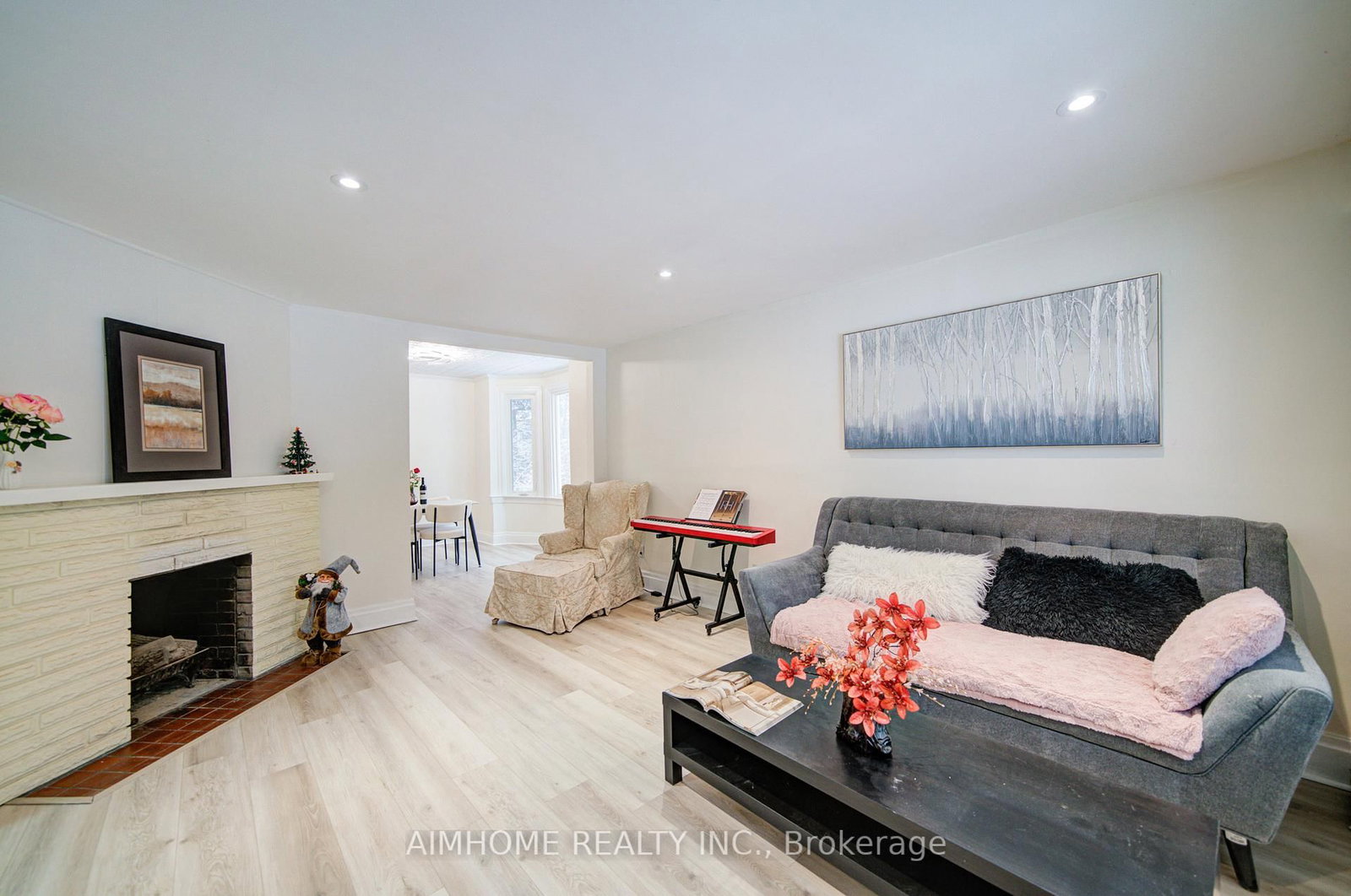 Detached House for sale at 222 Richmond Street, Richmond Hill, Ontario, L4C 3Y8 - Mill Pond - MLS: N13018466