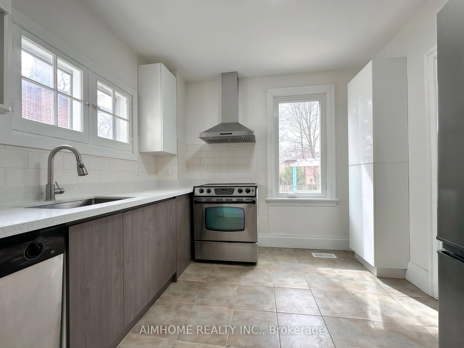 Detached House for sale at 222 Richmond Street, Richmond Hill, Ontario, L4C 3Y8 - Mill Pond - MLS: N13018466