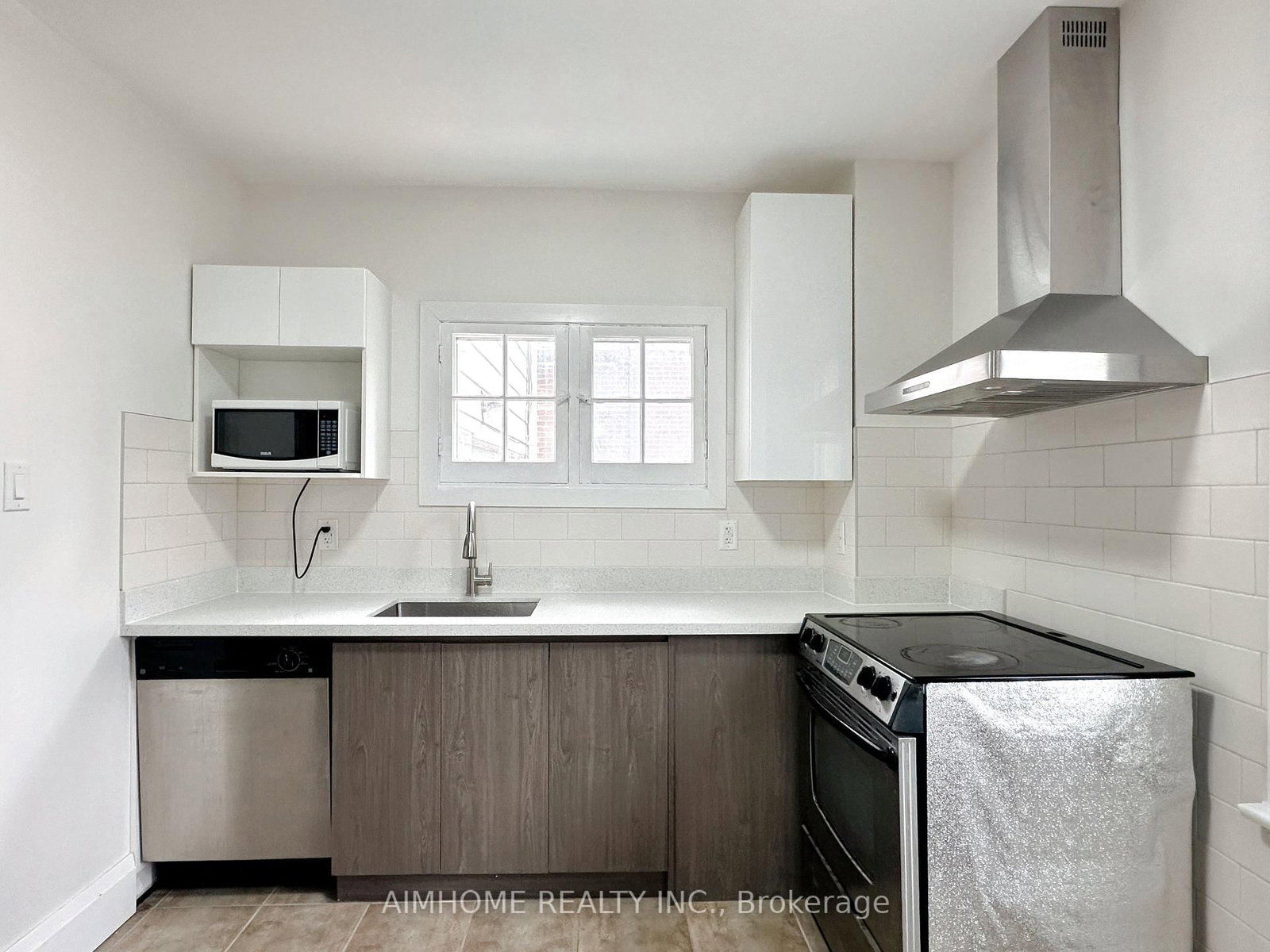 Detached House for sale at 222 Richmond Street, Richmond Hill, Ontario, L4C 3Y8 - Mill Pond - MLS: N13018466