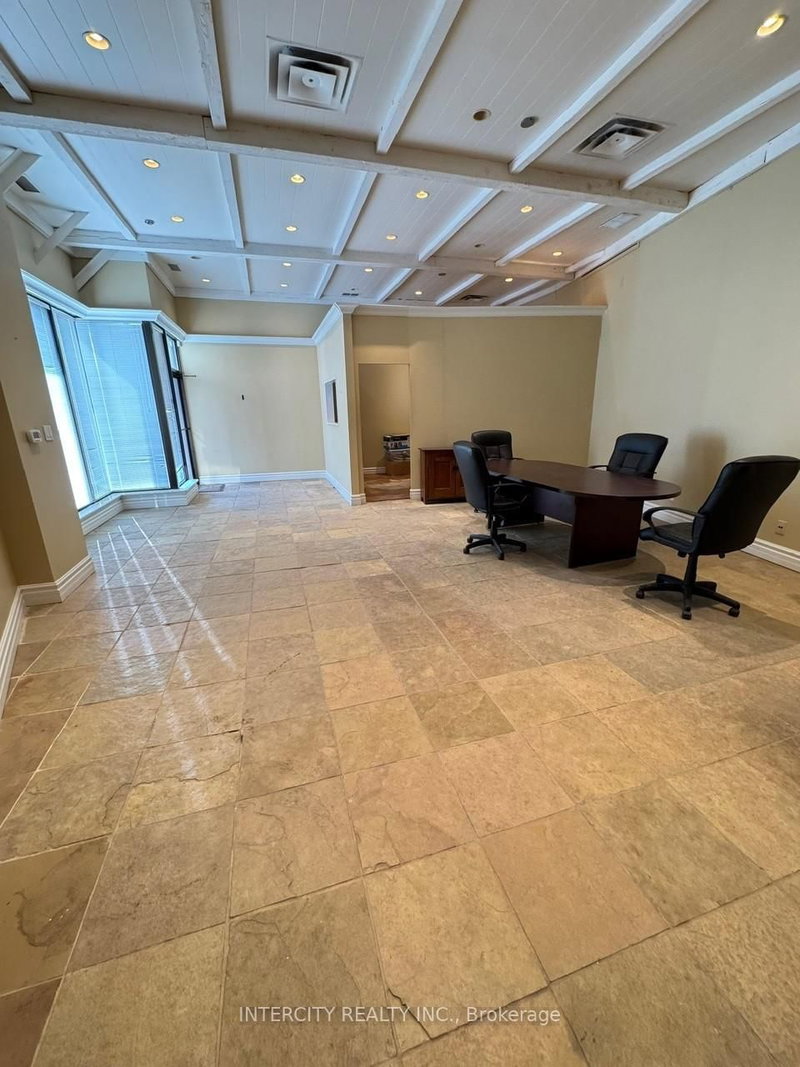 10 - 1260 Journey's End Circ, Newmarket, L3Y 8Z7 | Image 3