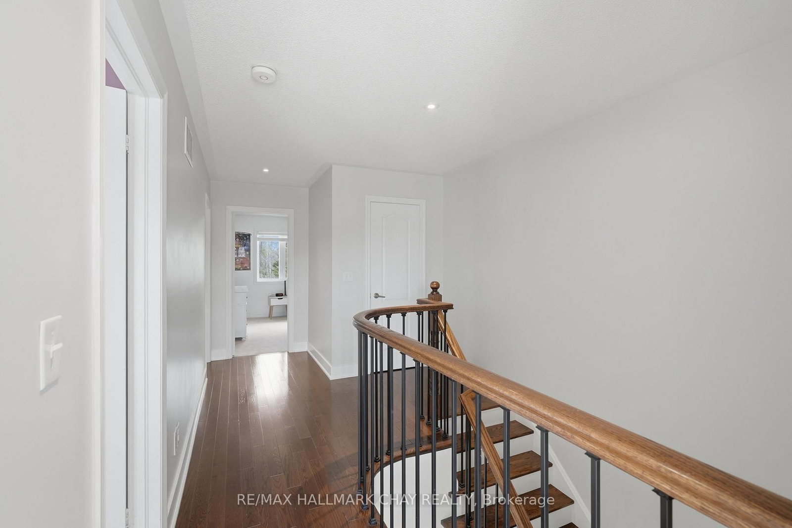 Townhouse for sale at 113 Collier Crescent, Essa, Ontario, L3W 0M9 - Angus - MLS: N13018804