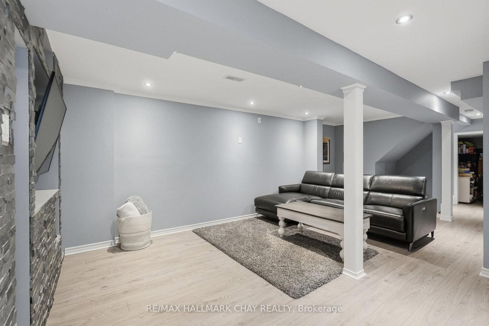 Townhouse for sale at 113 Collier Crescent, Essa, Ontario, L3W 0M9 - Angus - MLS: N13018804