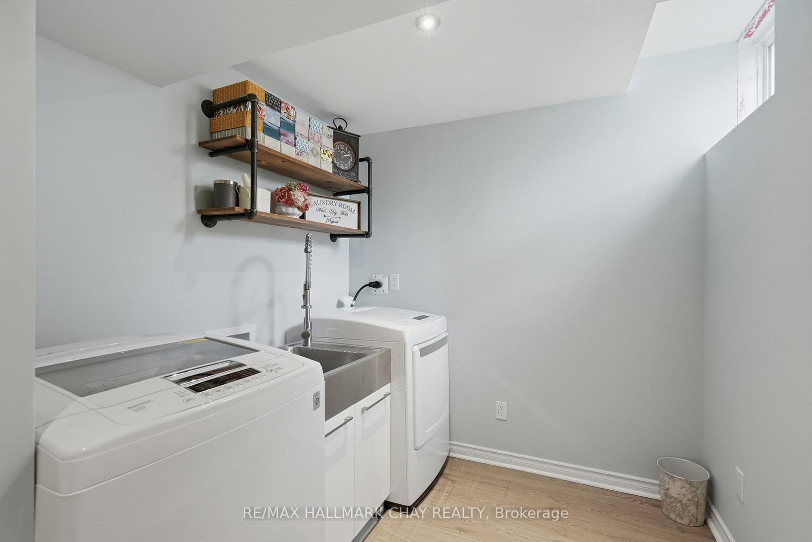 Townhouse for sale at 113 Collier Crescent, Essa, Ontario, L3W 0M9 - Angus - MLS: N13018804