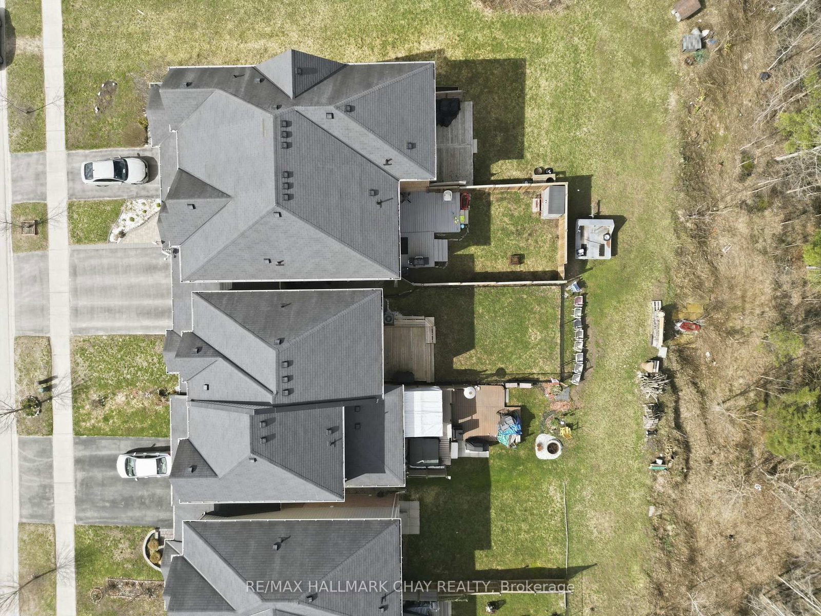 Townhouse for sale at 113 Collier Crescent, Essa, Ontario, L3W 0M9 - Angus - MLS: N13018804