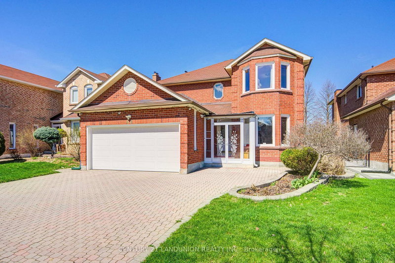 49 John Stiver Cres, Markham, L3R 9B6 | Image 2