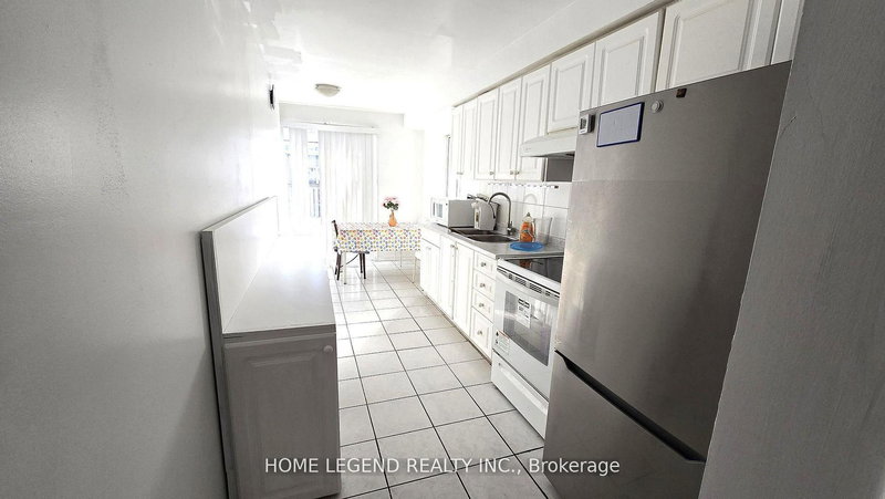 202 - 3 Merry Brook Lane, Markham, L3R 4T2 | Image 2