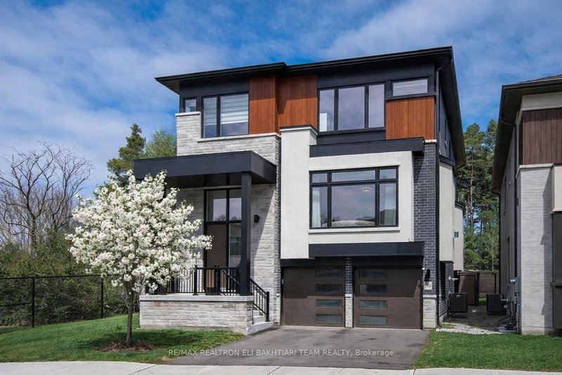 50 Royal Hill Crt, Aurora, L4G 3Z7 | Image 3