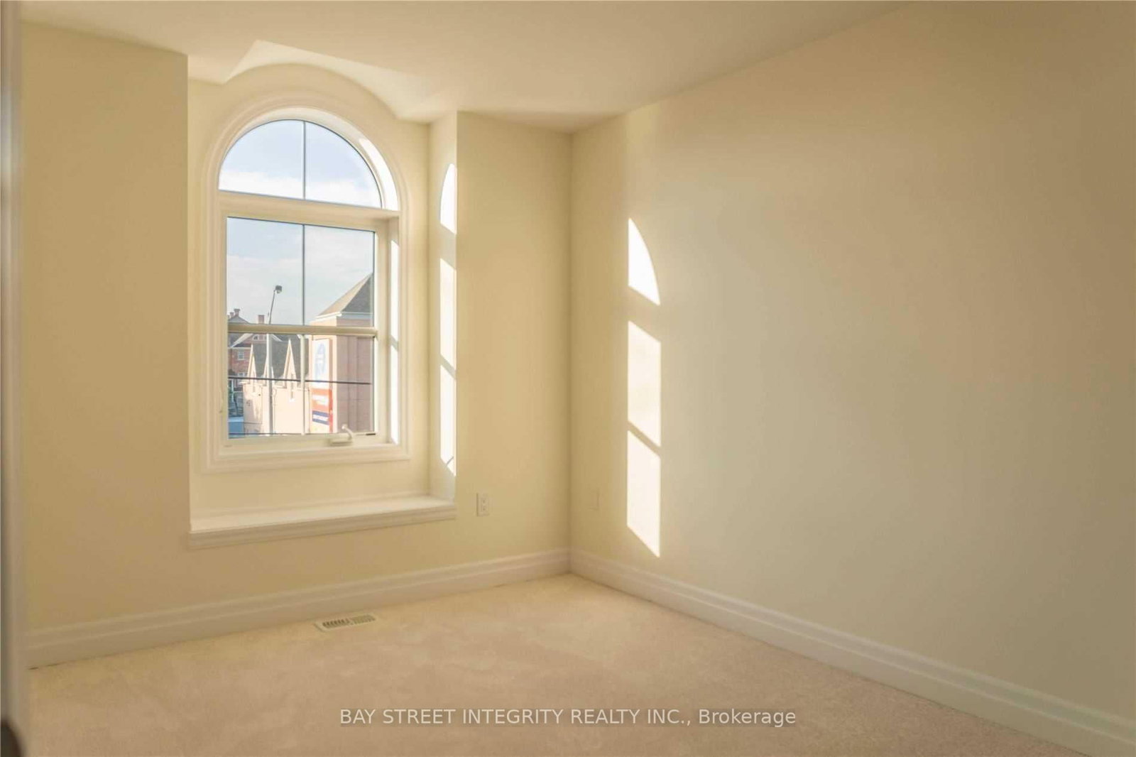 2267 Major Mackenzie Drive W, Unit 7 - Photo 11