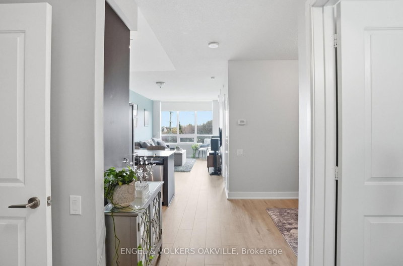 528 - 7608 Yonge St, Vaughan, L4J 0J5 | Image 2