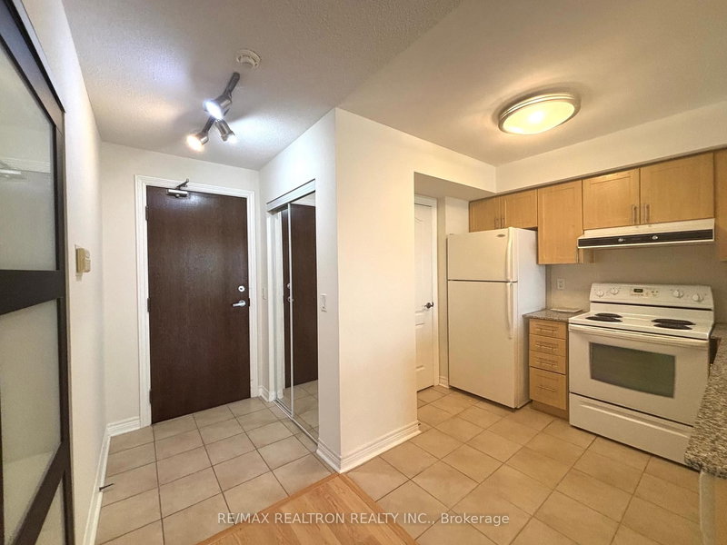 211 - 15 North Park Rd, Vaughan, L4J 0A1 | Image 3